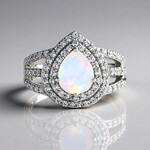 Anello in argento con Opale di Welo