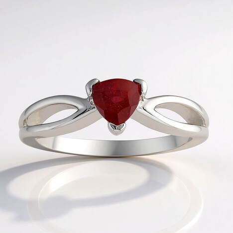 Anello in argento con Rubino Bemainty