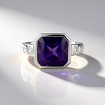 Anello in argento con Ametista Siberiana