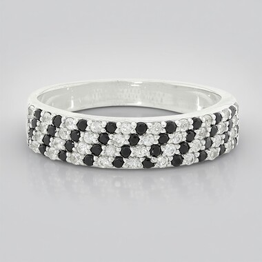 Zilveren ring met zwarte spinelstenen