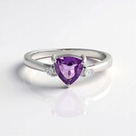 Anello in argento con Ametista Siberiana