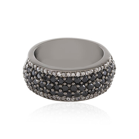 Anillo en plata con Espinela negra