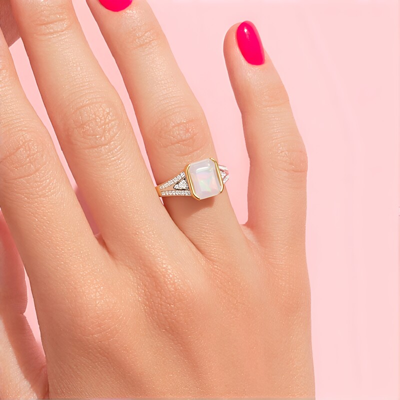 Anello in oro con Opale di Welo AAA (AMAYANI)