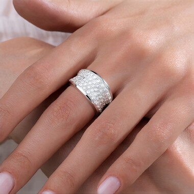 Anello in argento con Zaffiro Bianco