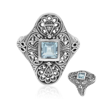 Zilveren ring met een hemel-blauwe topaas