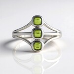 Anello in argento con Vesuvianite