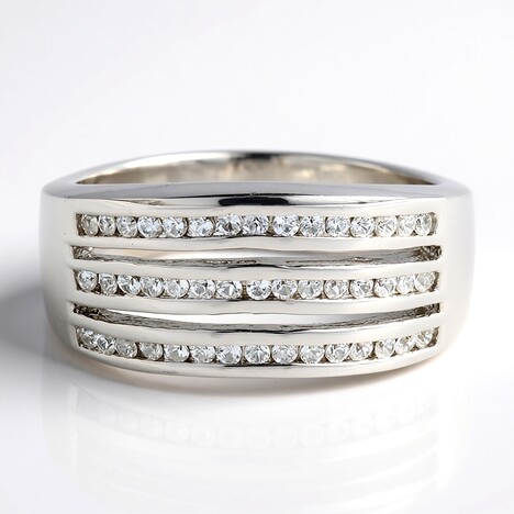 Anello in argento con Zircone