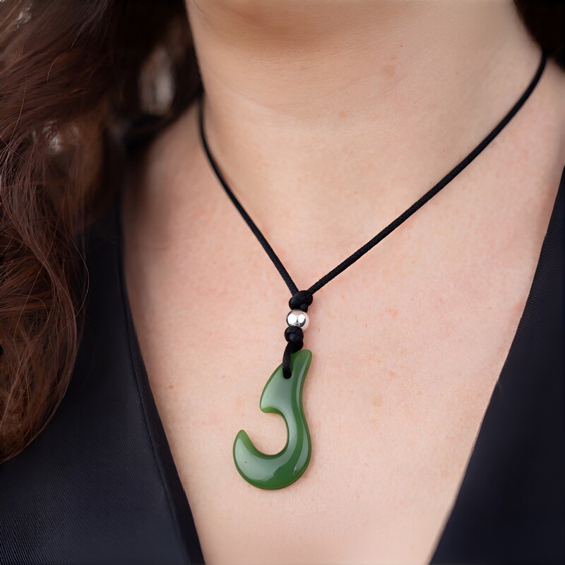 Collier et Néphrite