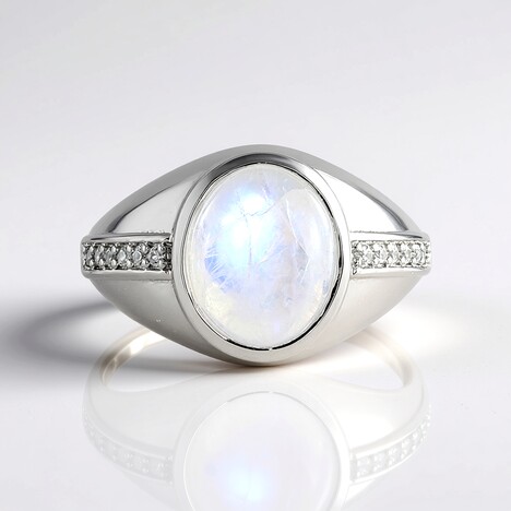 Anello in argento con Pietra di Luna Arcobaleno