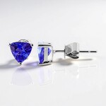 Orecchini in oro con Tanzanite AAA