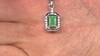 Zilveren hanger met een Socoto smaragd