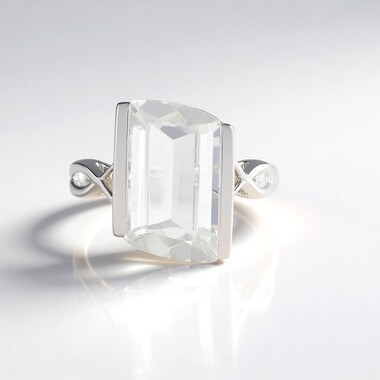Anello in argento con Quarzo Bianco