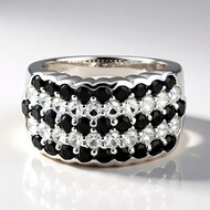 Anello in argento con Spinello Nero