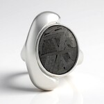 Anello in argento con Meteoriti di Aletai