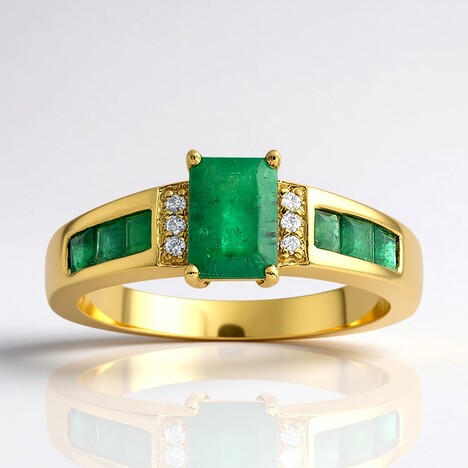 Anello in oro con Smeraldo Zambia AAA
