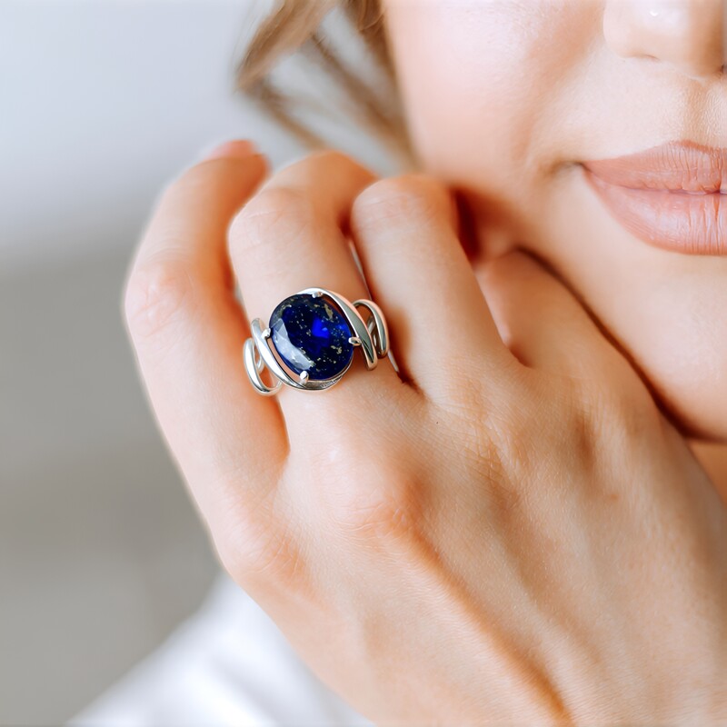 Anello in argento con Lapislazzuli