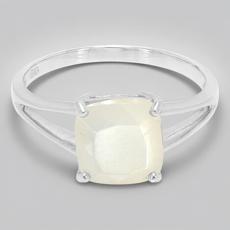 Anello in argento con Pietra di Luna Bianca