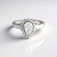 Anillo en plata con Topacio blanco