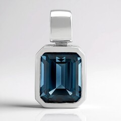 Ciondolo in argento con Topazio Blu Londra