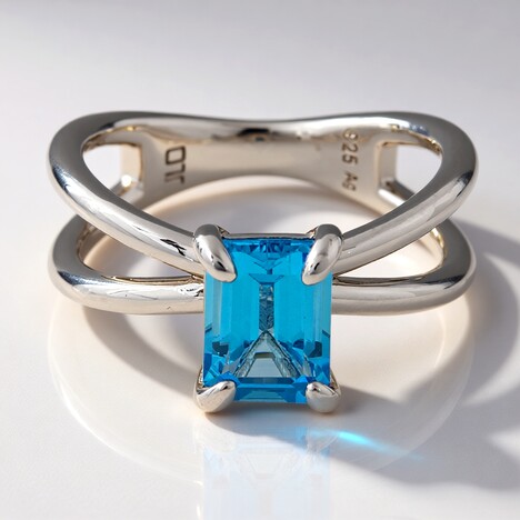 Anello in argento con Topazio Marambaia