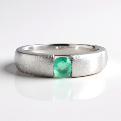 Anello in argento con Smeraldo Russo