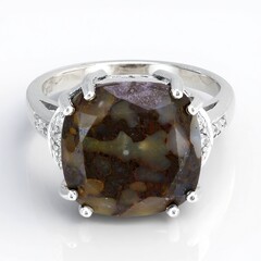 Anello placcato in platino con Quarzo Dinosauro