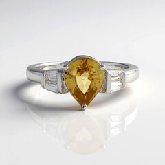 Anello in argento con Zircone Giallo