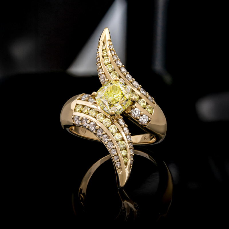 Gelber SI1 Brillant-Goldring (de Melo)