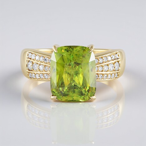 Anello in oro con Sfene (AMAYANI)