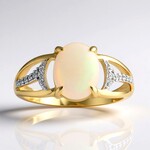 Anello in oro con Opale Bianco Brasiliano
