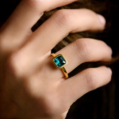 Anillo en plata con Indicolita (Adela Silber)