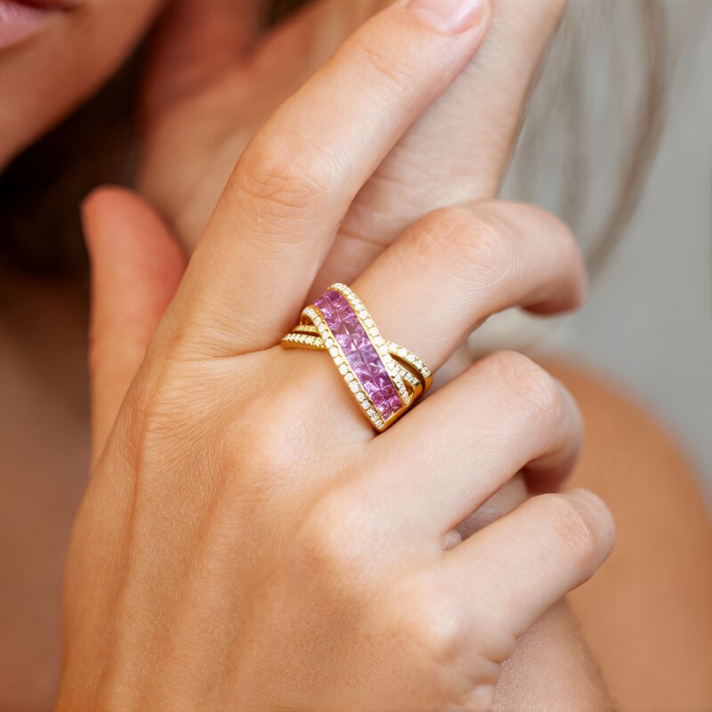 Anillo en oro con Zafiro rosado (CIRARI)