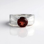Anello in argento con Granato Mozambico