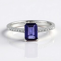 Anello in argento con Iolite