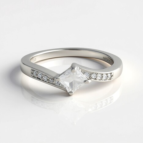 Anello in argento con Zircone