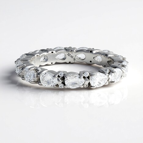 Anello in argento con Petalite