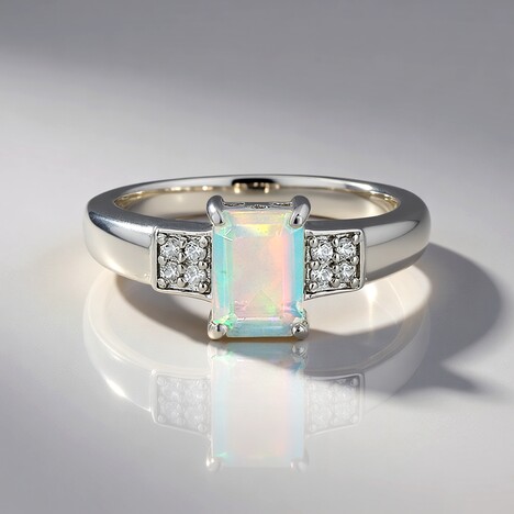Anello in argento con Opale di Welo