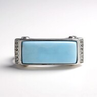 Anillo en plata con Larimar