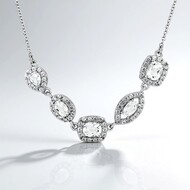 Collier en argent et Pétalite