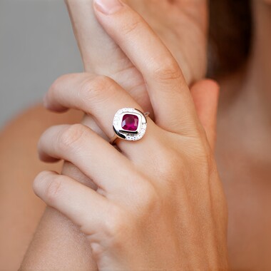 Anillo en plata con Rubí de Madagascar