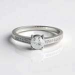 Anello in argento con Zircone
