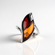 Bague en argent et Ambre baltique couleur cognac (dagen)