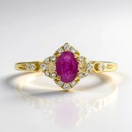 Anello in oro con Rubino Mozambico AAA