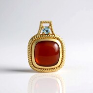 Zilveren hanger met een hessoniet granaat