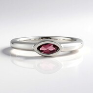 Anillo en plata con Rubelita