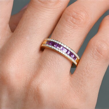 Purpurfarbener Ceylon-Saphir-Goldring