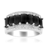 Anillo en plata con Zafiro negro