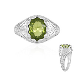 Zilveren ring met een peridoot