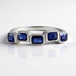 Anello in argento con Cianite del Nepal