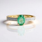 Anello in oro con Smeraldo Zambia